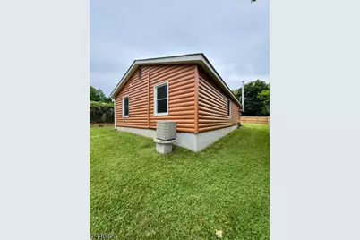 18 Prince St, Hamburg, NJ 07419 - Photo 6