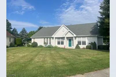 9 Buckingham Cir, White Township, NJ 07823 - Photo 1