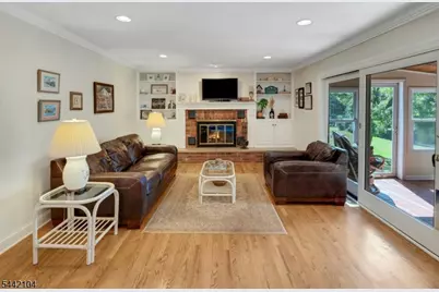 681 Chestnut St, Long Hill Township, NJ 07980 - Photo 8