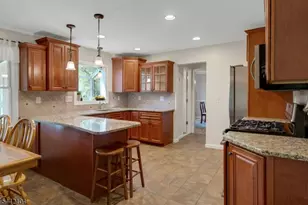 681 Chestnut St, Long Hill Township, NJ 07980 - Photo 12