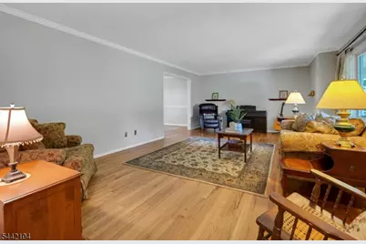 681 Chestnut St, Long Hill Township, NJ 07980 - Photo 6
