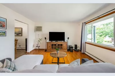 140 Maplewood Ave, Clifton, NJ 07013 - Photo 4