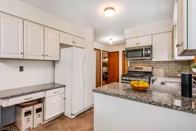 140 Maplewood Ave, Clifton, NJ 07013 - Photo 8