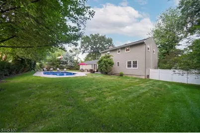 68 Fieldstone Pl, Wayne, NJ 07470 - Photo 32