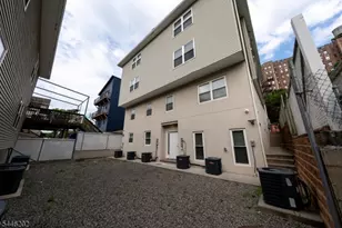 35 Woodside Pl, Newark, NJ 07104 - Photo 28