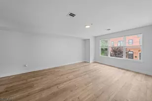 35 Woodside Pl, Newark, NJ 07104 - Photo 16