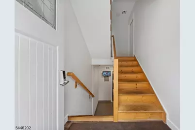 35 Woodside Pl, Newark, NJ 07104 - Photo 4
