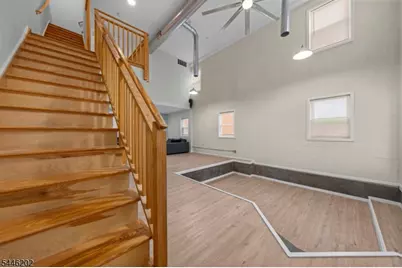 35 Woodside Pl, Newark, NJ 07104 - Photo 2