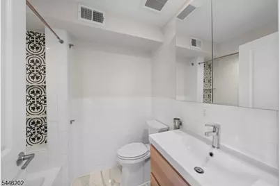 35 Woodside Pl, Newark, NJ 07104 - Photo 8