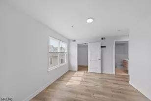 35 Woodside Pl, Newark, NJ 07104 - Photo 8