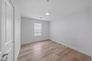 35 Woodside Pl, Newark, NJ 07104 - Photo 10