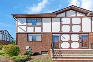 182 Wildflower Ln, Hillsborough Township, NJ 08844 - Photo 2