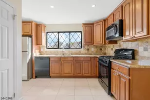 182 Wildflower Ln, Hillsborough Township, NJ 08844 - Photo 10