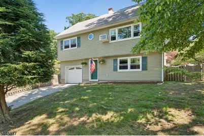 4 Dogwood Ter, Wayne, NJ 07470 - Photo 2