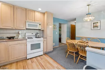4 Dogwood Ter, Wayne, NJ 07470 - Photo 8