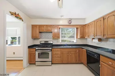 16 Arnold Dr, Parsippany, NJ 07054 - Photo 12