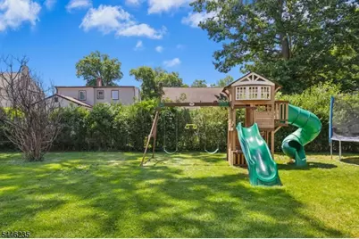 329 Maplewood Ave, Kenilworth, NJ 07033 - Photo 20