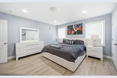 469 Henry St, Elizabeth, NJ 07201 - Photo 8