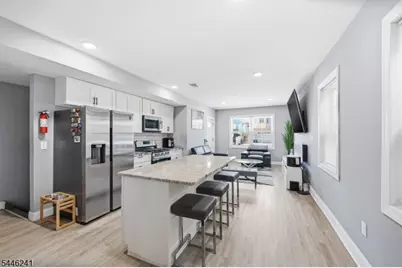 469 Henry St, Elizabeth, NJ 07201 - Photo 4