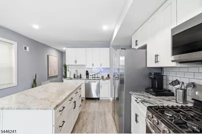469 Henry St, Elizabeth, NJ 07201 - Photo 2