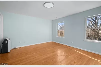 219-221 Clinton Pl, Newark, NJ 07112 - Photo 12