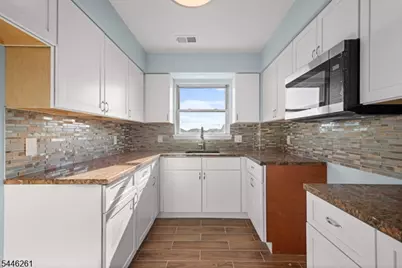 219-221 Clinton Pl, Newark, NJ 07112 - Photo 2