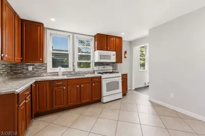 488 S 12th St, Newark, NJ 07103 - Photo 8