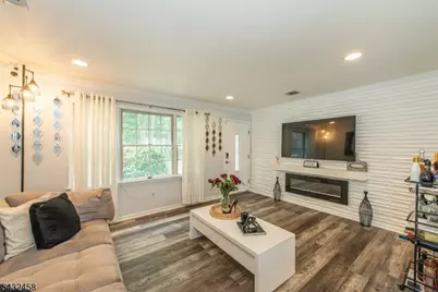 56 Garden Ave #2, Woodland Park, NJ 07424 - Photo 6