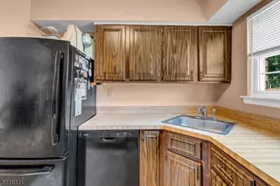 38 Deanna Dr, Hillsborough Township, NJ 08844 - Photo 8