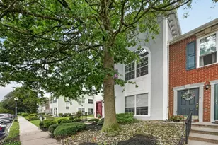 161 Gregory Ln, Franklin Township, NJ 08823 - Photo 4