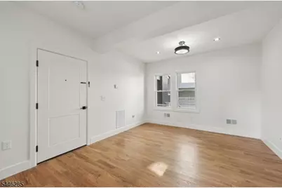 135 Forest St #1R, Montclair, NJ 07042 - Photo 4