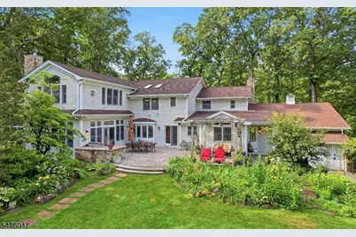200 Valley Dr., Watchung, NJ 07069 - Photo 1
