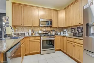 8205 Harcourt Rd, Clifton, NJ 07013 - Photo 14