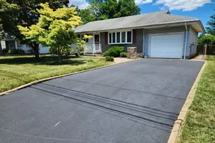 615 Ashland Rd, Middlesex, NJ 08846 - Photo 2
