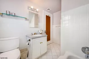 15 Glenwood St, Clifton, NJ 07013 - Photo 20