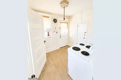 243 Monmouth St, Hightstown, NJ 08520 - Photo 4