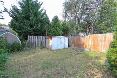 689 Crescent Dr, Bound Brook, NJ 08805 - Photo 12