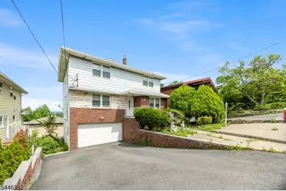 261 10th St #1, Palisades Park, NJ 07650 - Photo 2