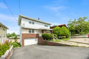 261 10th St, Palisades Park, NJ 07650 - Photo 2