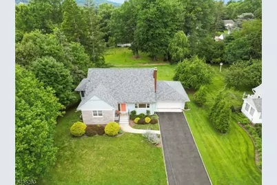 70 Kingwood Dr, Little Falls Township, NJ 07424 - Photo 1