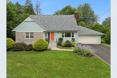 70 Kingwood Dr, Little Falls Township, NJ 07424 - Photo 1