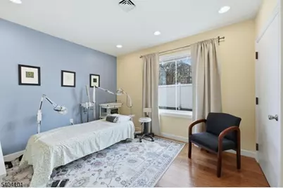 2932 Vauxhall Rd, Union Township, NJ 07088 - Photo 10