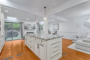 22 Averell Dr, Parsippany, NJ 07950 - Photo 8