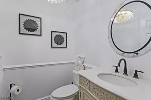 22 Averell Dr, Parsippany, NJ 07950 - Photo 20