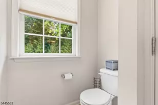 18 Bahr Cir, Verona, NJ 07044 - Photo 20