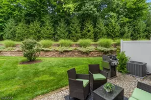18 Bahr Cir, Verona, NJ 07044 - Photo 24