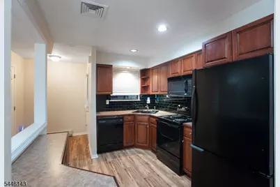 81 Overlook Dr, Union Township, NJ 08809 - Photo 4