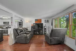 10 South Pkwy, Jefferson Township, NJ 07885 - Photo 14