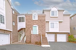6 Whispering Way W, Berkeley Heights Township, NJ 07922 - Photo 2