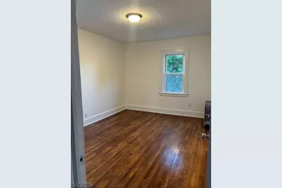 27 Cleveland Ave, Newark, NJ 07106 - Photo 22